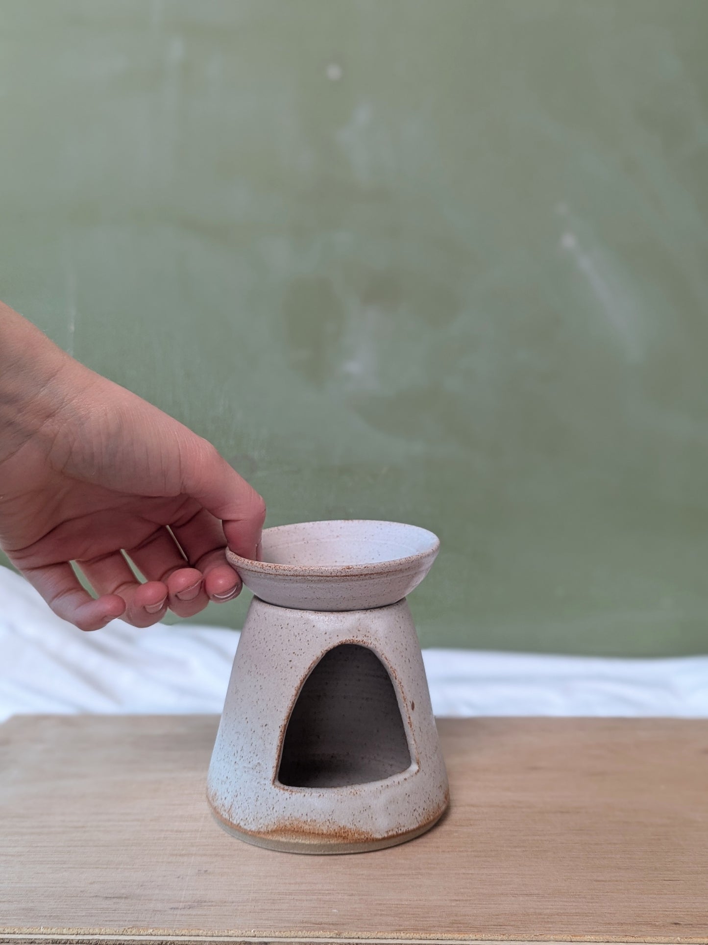 Oil Burner in speckled white